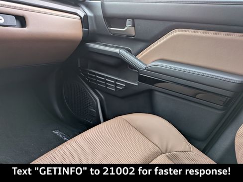 Used 2025 Toyota 4Runner Limited image 20