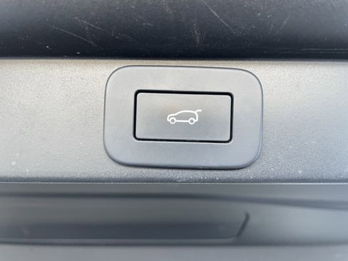 Used 2024 Land Rover Range Rover SE image 38