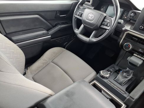 Used 2025 Toyota Tacoma SR5 AWD/4WD image 11