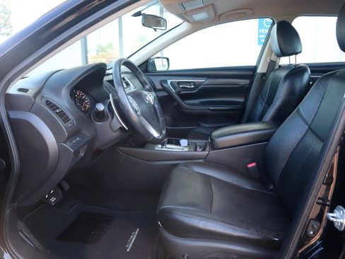 Used 2017 Nissan Altima 2.5 SR w/ Midnight Edition Package FWD image 50