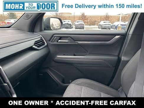 Used 2025 GMC Acadia Elevation image 29