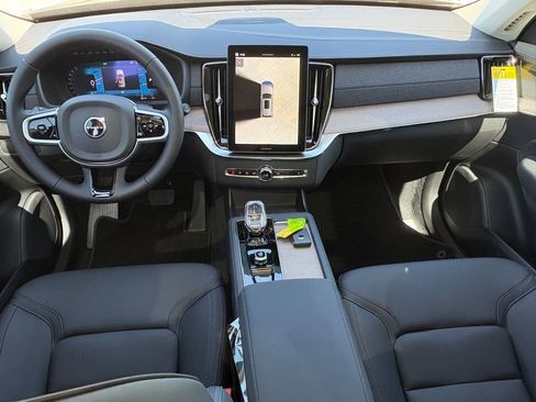 New 2026 Volvo XC90 T8 Plus w/ Protection Package Premier image 11