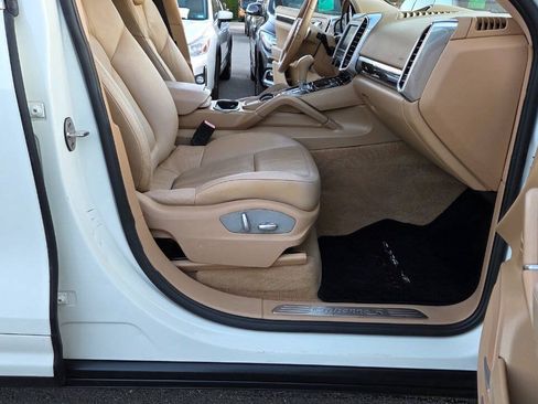 Used 2012 Porsche Cayenne S AWD/4WD image 45