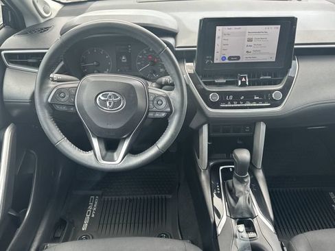 Used 2024 Toyota Corolla Cross LE w/ Moonroof Package FWD image 7