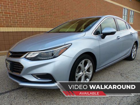 Used 2017 Chevrolet Cruze Premier image 1