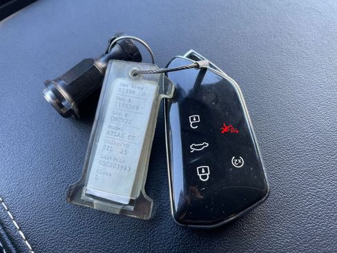 Used 2025 Volkswagen Atlas Cross Sport SE image 22