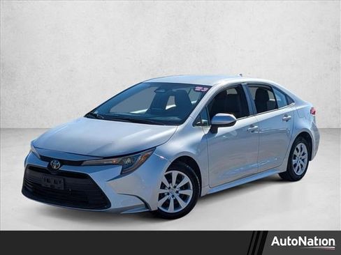 Used 2023 Toyota Corolla LE image 1