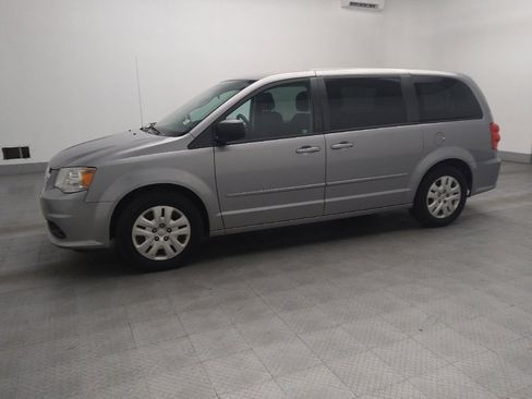 Used 2016 Dodge Grand Caravan SE w/ Quick Order Package 29E SE image 2