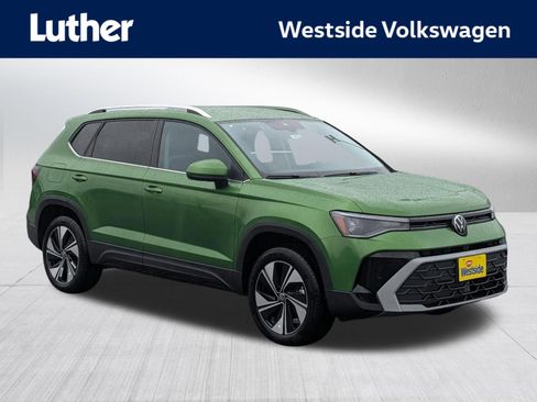 New 2026 Volkswagen Taos SE AWD/4WD image 1