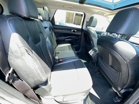 Certified 2025 Kia Sorento S w/ Panoramic Sunroof Package FWD image 27