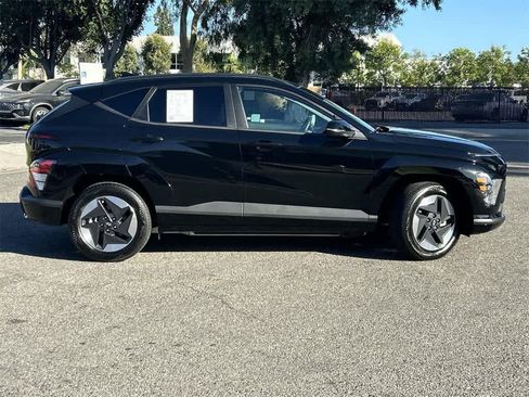 Certified 2025 Hyundai Kona SEL image 11