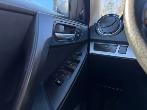 Used 2013 MAZDA MAZDA3 i Touring image 23