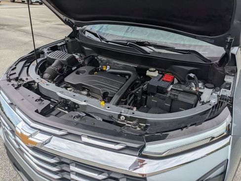 Used 2026 Chevrolet Equinox LT FWD image 37