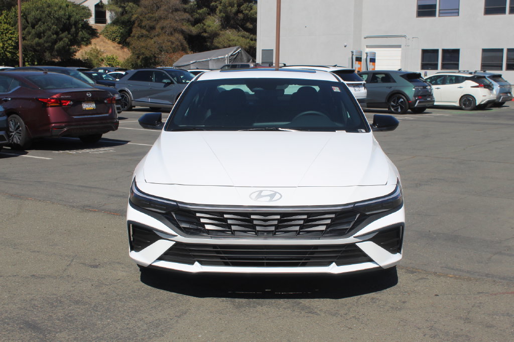 Used 2026 Hyundai Elantra SEL Sport FWD image 4