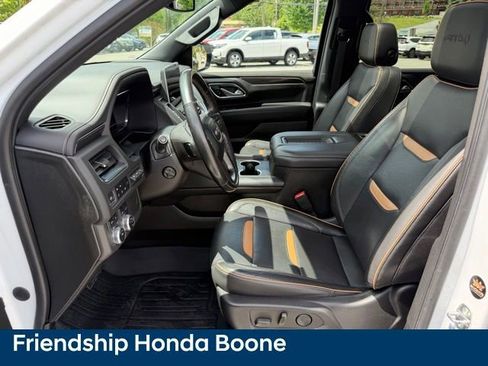 Used 2022 GMC Yukon XL AT4 w/ Technology Package AWD/4WD image 19