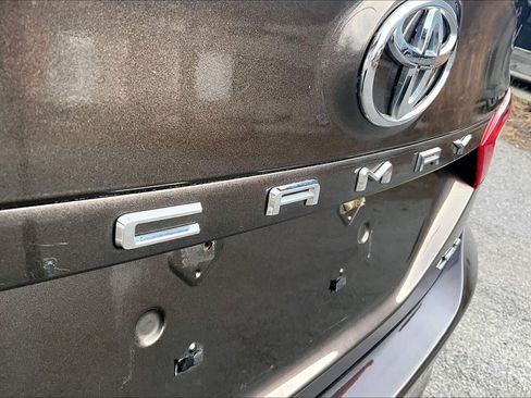 Used 2018 Toyota Camry XLE image 30