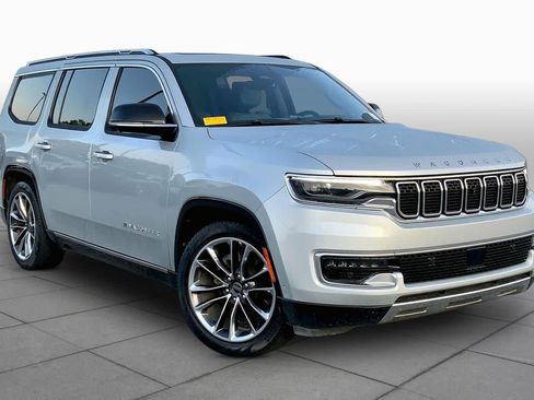 Used 2023 Jeep Wagoneer Series III w/ Premium Group I AWD/4WD image 3