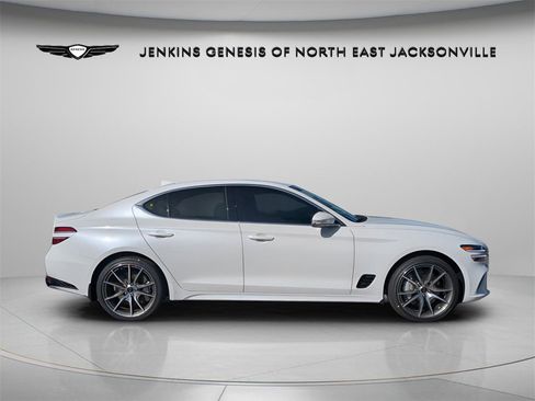 Used 2025 Genesis G70 2.5T image 6
