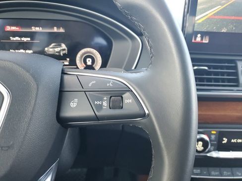 Used 2021 Audi Q5 Prestige w/ Prestige Package image 19