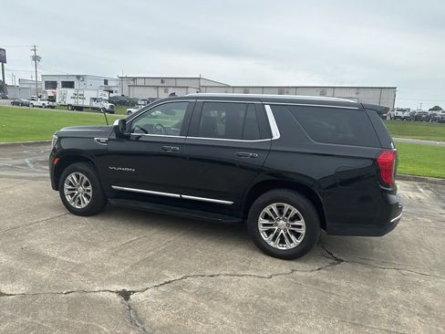 Used 2023 GMC Yukon SLT AWD/4WD image 11