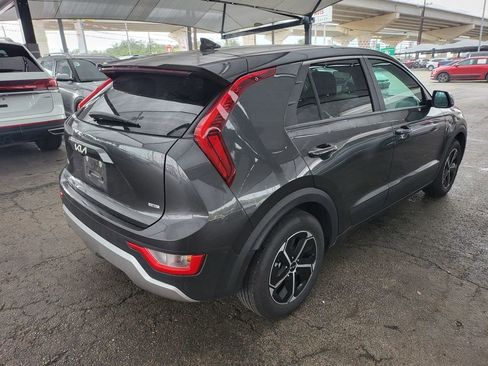 Used 2025 Kia Niro LX FWD image 8