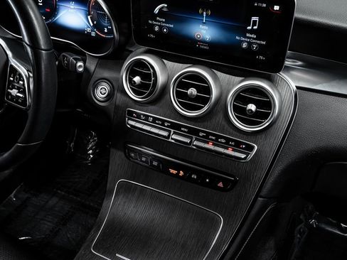 Used 2020 Mercedes-Benz GLC 300 4MATIC image 26