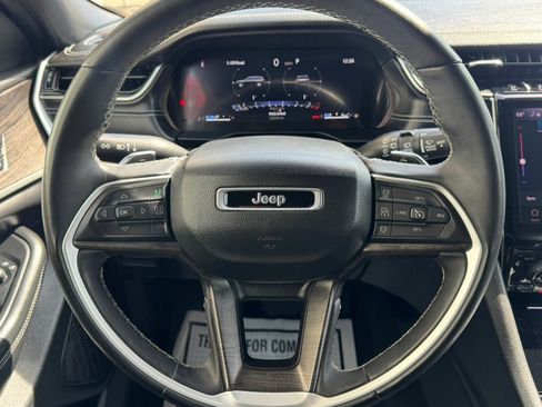 Used 2024 Jeep Grand Cherokee L Limited w/ Luxury Tech Group II image 16