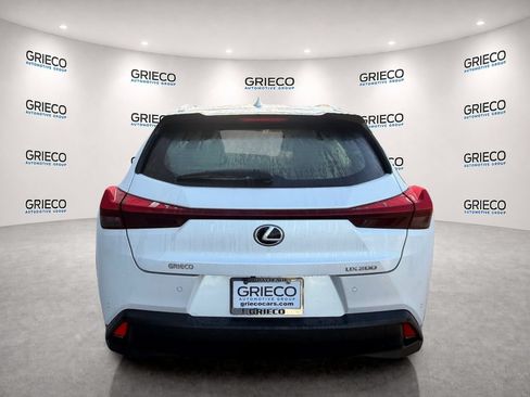 Used 2020 Lexus UX 200 w/ Premium Package FWD image 6