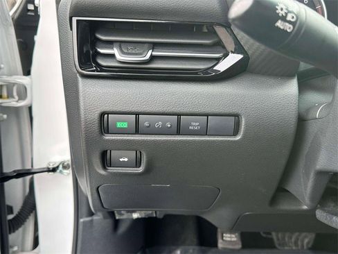 Certified 2024 Nissan Sentra SR w/ SR Premium Package image 20