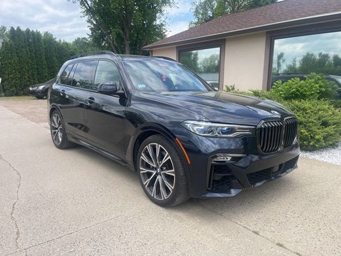 Used 2021 BMW X7 M50i AWD/4WD image 1