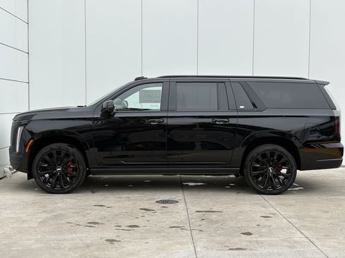 New 2026 Cadillac Escalade ESV Platinum Sport w/ LPO, ONYX Package AWD/4WD image 4