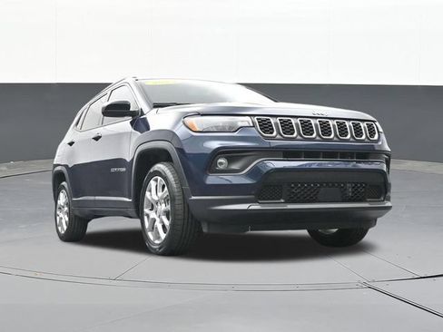Used 2024 Jeep Compass Latitude AWD/4WD image 51