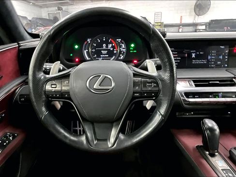 Used 2018 Lexus LC 500 Coupe w/ Performance Package image 4