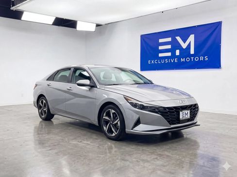 Used 2023 Hyundai Elantra SEL w/ Convenience Package FWD image 1