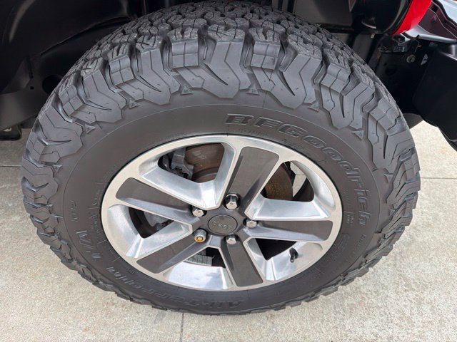 Certified 2020 Jeep Wrangler Unlimited Sahara w/ LED Lighting Group AWD/4WD image 8