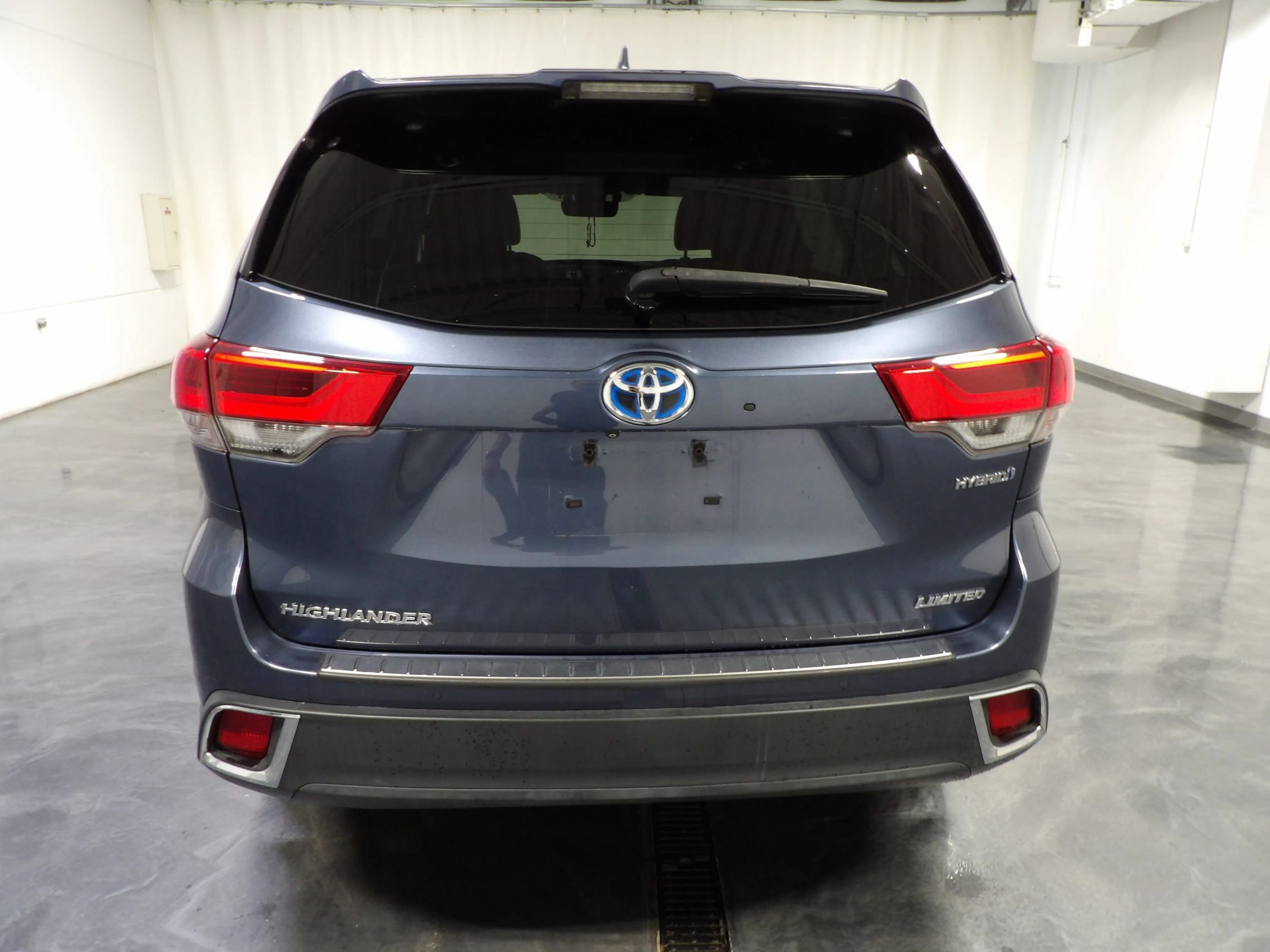 Used 2017 Toyota Highlander Limited Platinum AWD/4WD image 5