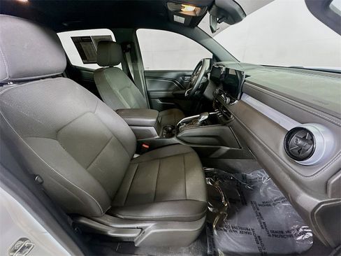 Used 2023 Chevrolet Colorado LT image 12