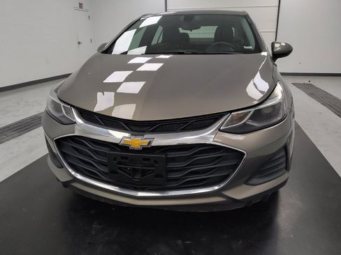 Used 2019 Chevrolet Cruze LT w/ Convenience Package FWD image 14