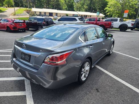 Used 2015 Nissan Altima 2.5 SV w/ Convenience Package FWD image 5