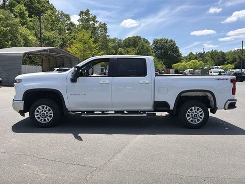 Used 2025 Chevrolet Silverado 2500 LT w/ Convenience Package AWD/4WD image 10