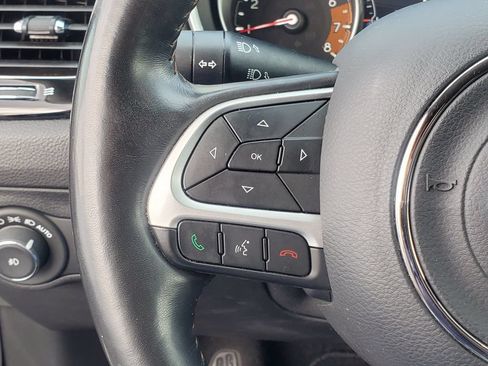 Used 2019 Jeep Compass Limited AWD/4WD image 13