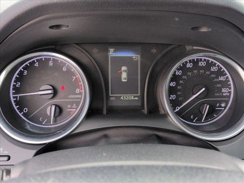 Used 2018 Toyota Camry LE image 11