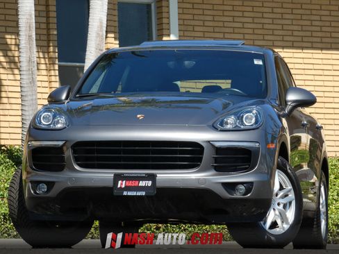 Used 2018 Porsche Cayenne AWD/4WD image 2