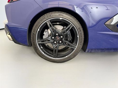 Used 2025 Chevrolet Corvette Stingray Preferred Cpe w/ 2LT RWD image 18