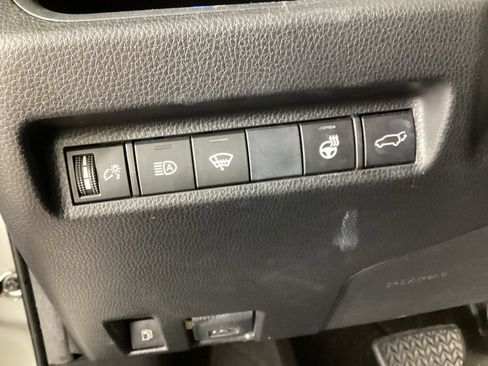 Used 2020 Toyota RAV4 XSE AWD/4WD image 19