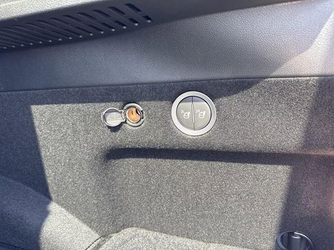 New 2025 Genesis GV80 3.5T e-SC AWD/4WD image 16