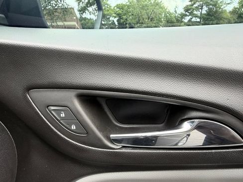 Used 2024 Chevrolet Equinox LS FWD image 28