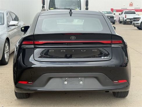 Used 2024 Toyota Prius Limited image 4