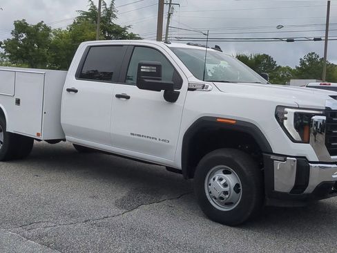 New 2025 GMC Sierra 3500 Pro w/ Convenience Package image 2