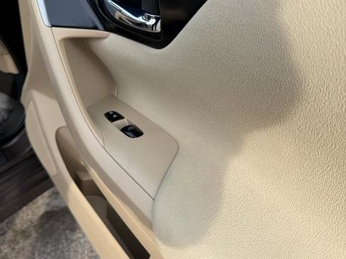 Used 2015 Nissan Altima 2.5 SV w/ Convenience Package image 30